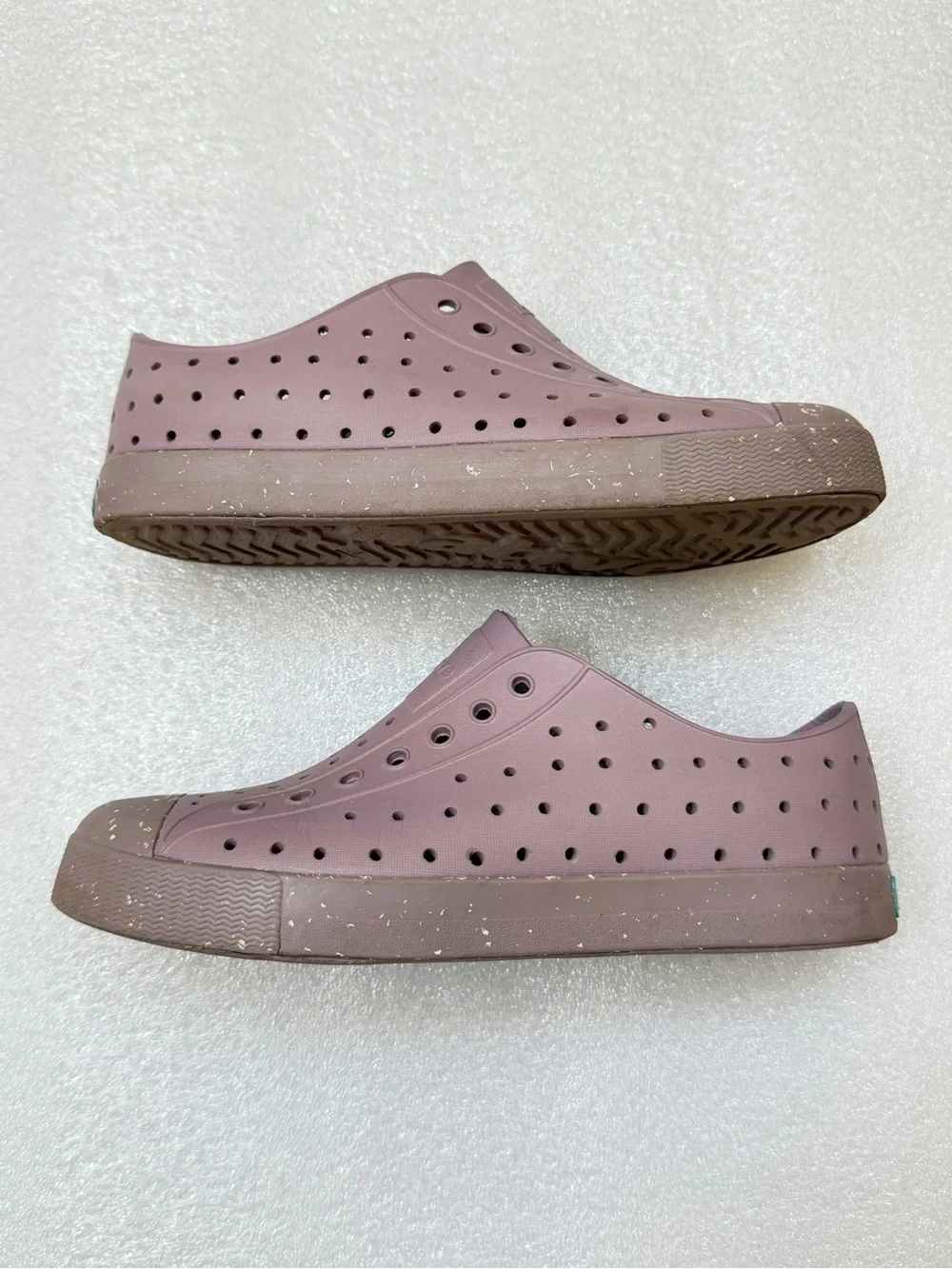 Native Slip-On Shoes in Mauve with Speckled Tan Toecaps